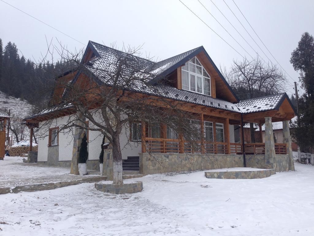 Cottage Familiya 韦尔霍维纳 外观 照片