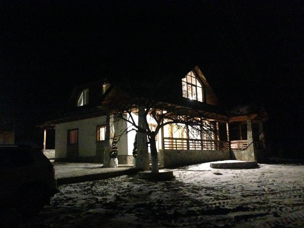Cottage Familiya 韦尔霍维纳 外观 照片