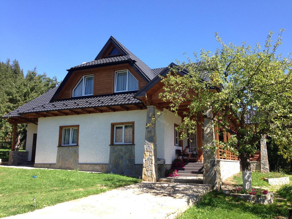 Cottage Familiya 韦尔霍维纳 外观 照片