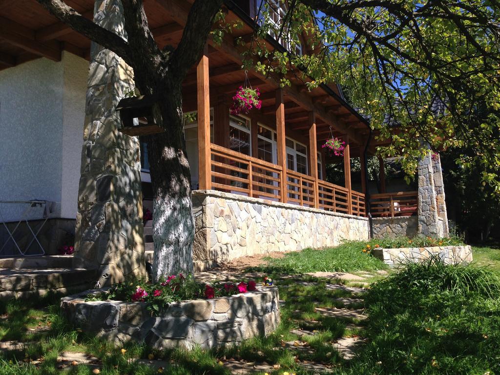 Cottage Familiya 韦尔霍维纳 外观 照片