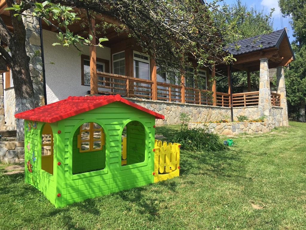Cottage Familiya 韦尔霍维纳 外观 照片